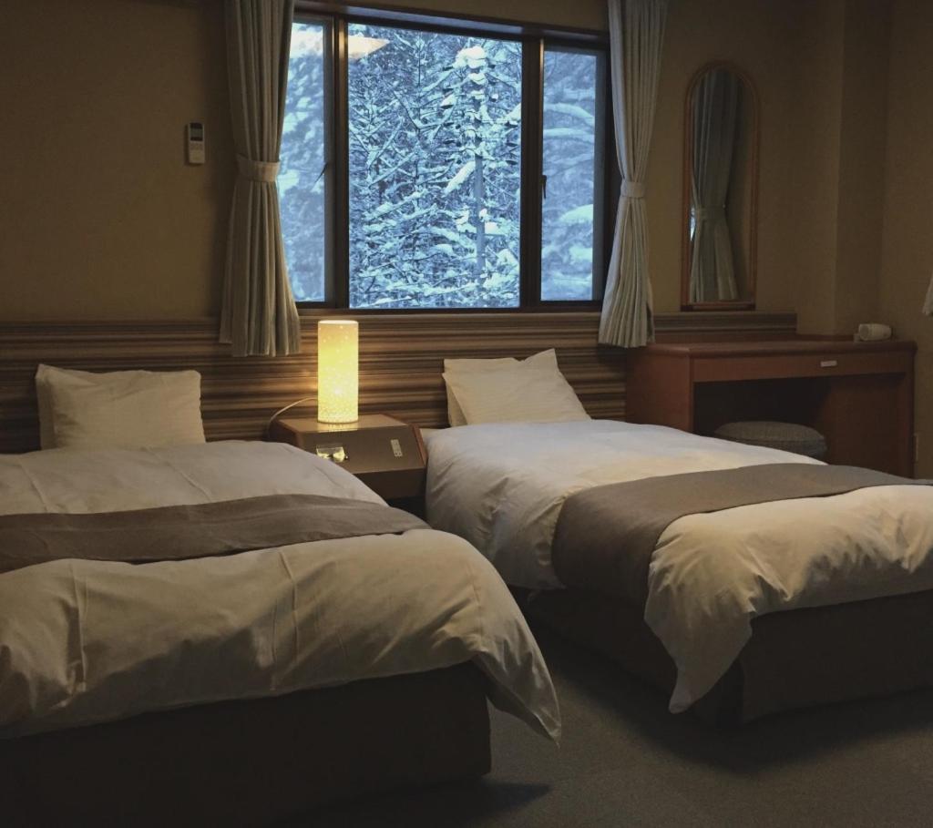 Hakuba Landmark Iwatake Lodge Exterior foto